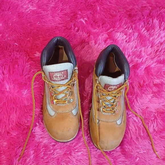 TimberlandsTimberlandSize: 4 - Picture 3 of 8